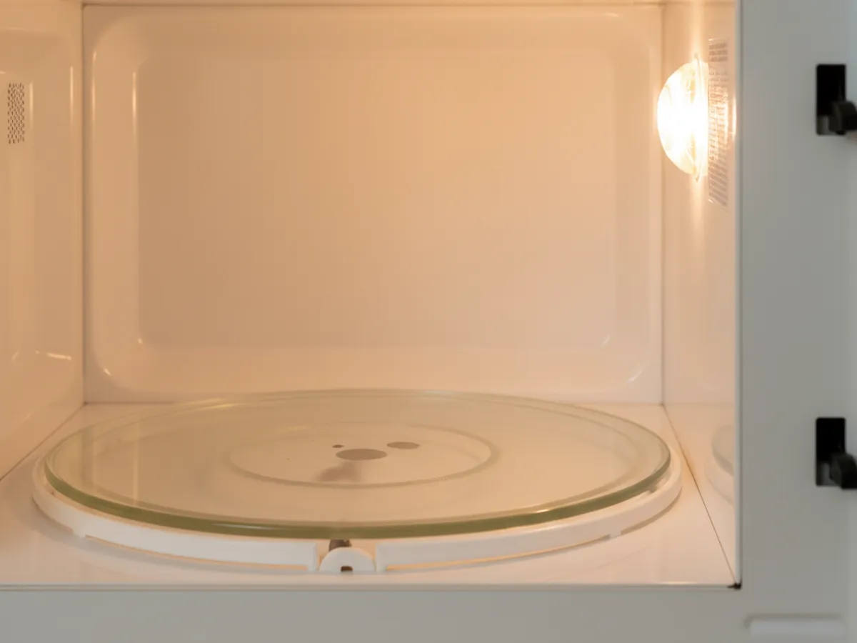 Microwave Repair detail work by a licensed appliance repair technician in Scripps Ranch, CA